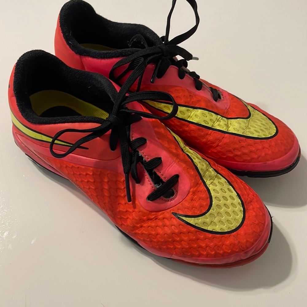 NIKE HYPERVENOM CLEATS TURF